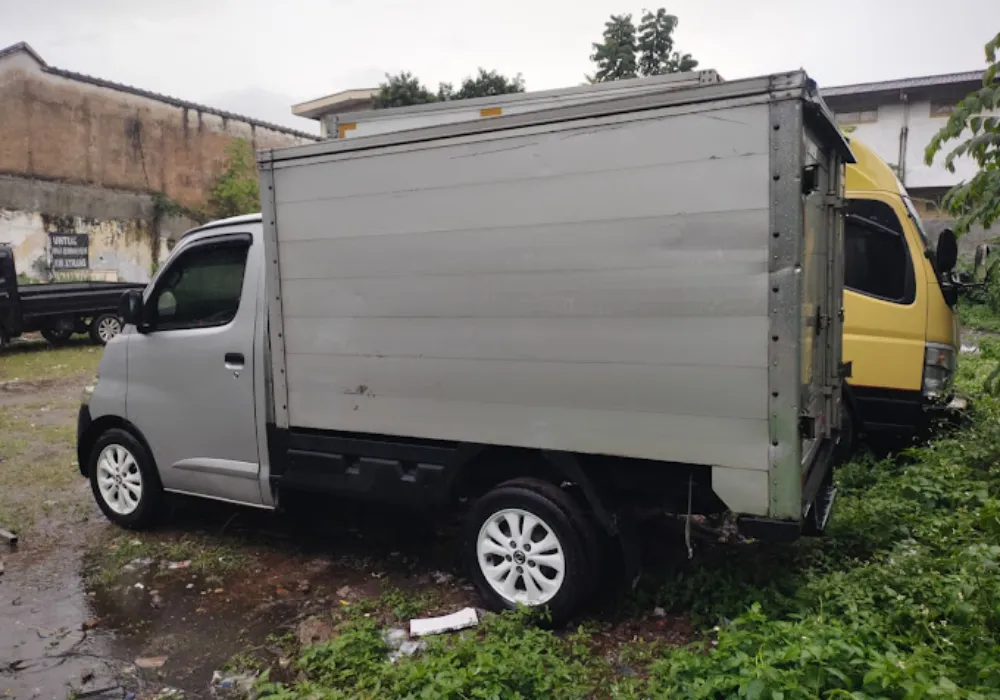 Sewa Mobil Box di Kota Bandung
