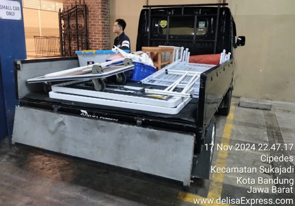 Beragam jenis mobil angkut barang Delisa Express