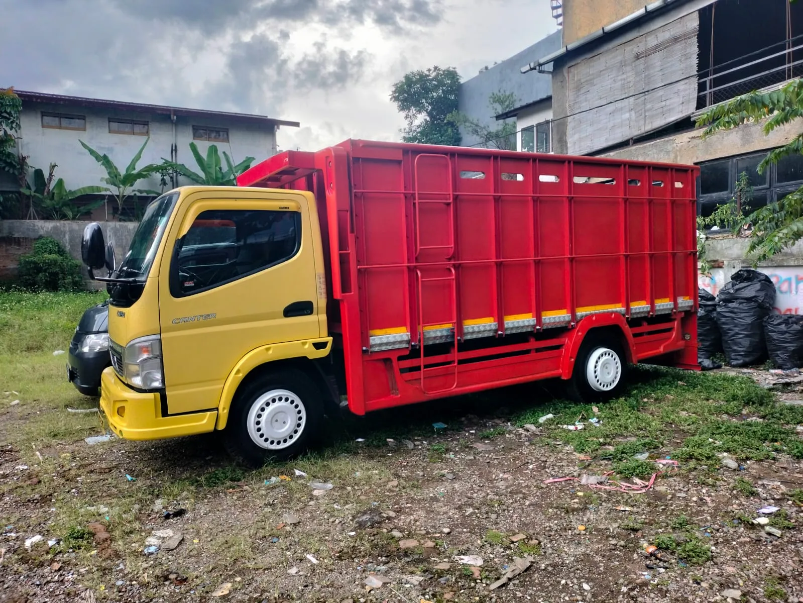 Sewa Truk Besar Terpercaya di Bandung