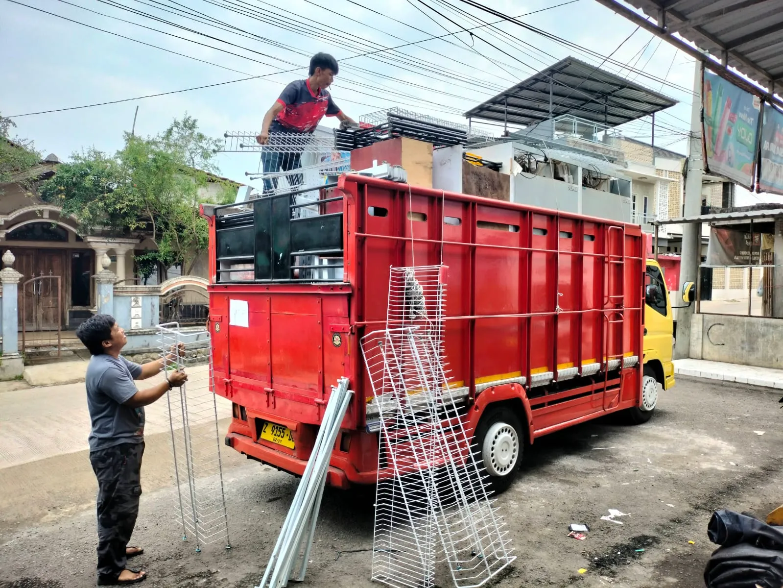 Jasa Angkut Barang Menggunakan Blindvan di Bandung